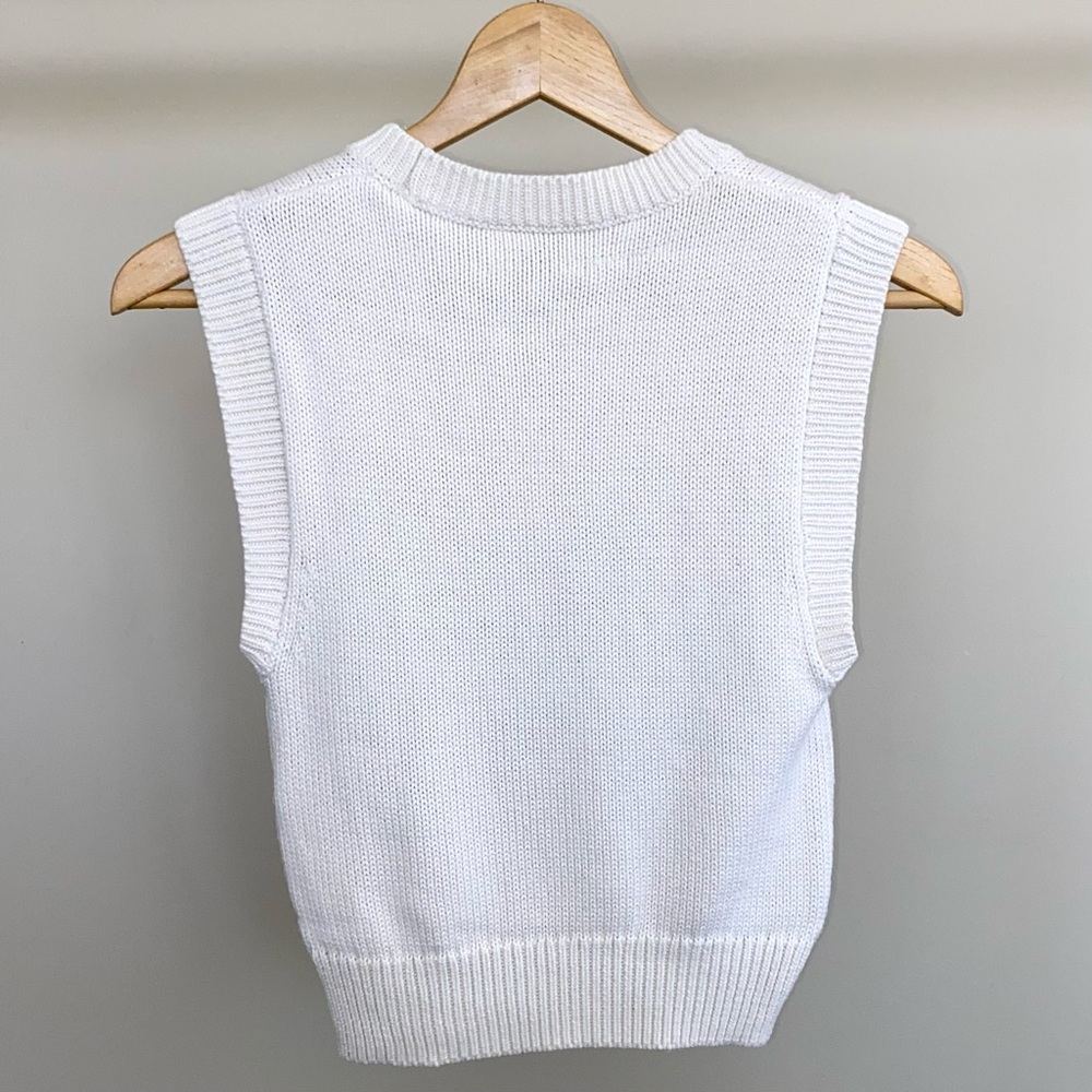 Aritzia Wilfred Alps merino wool sweater vest. 🤍 - Picture 3 of 5